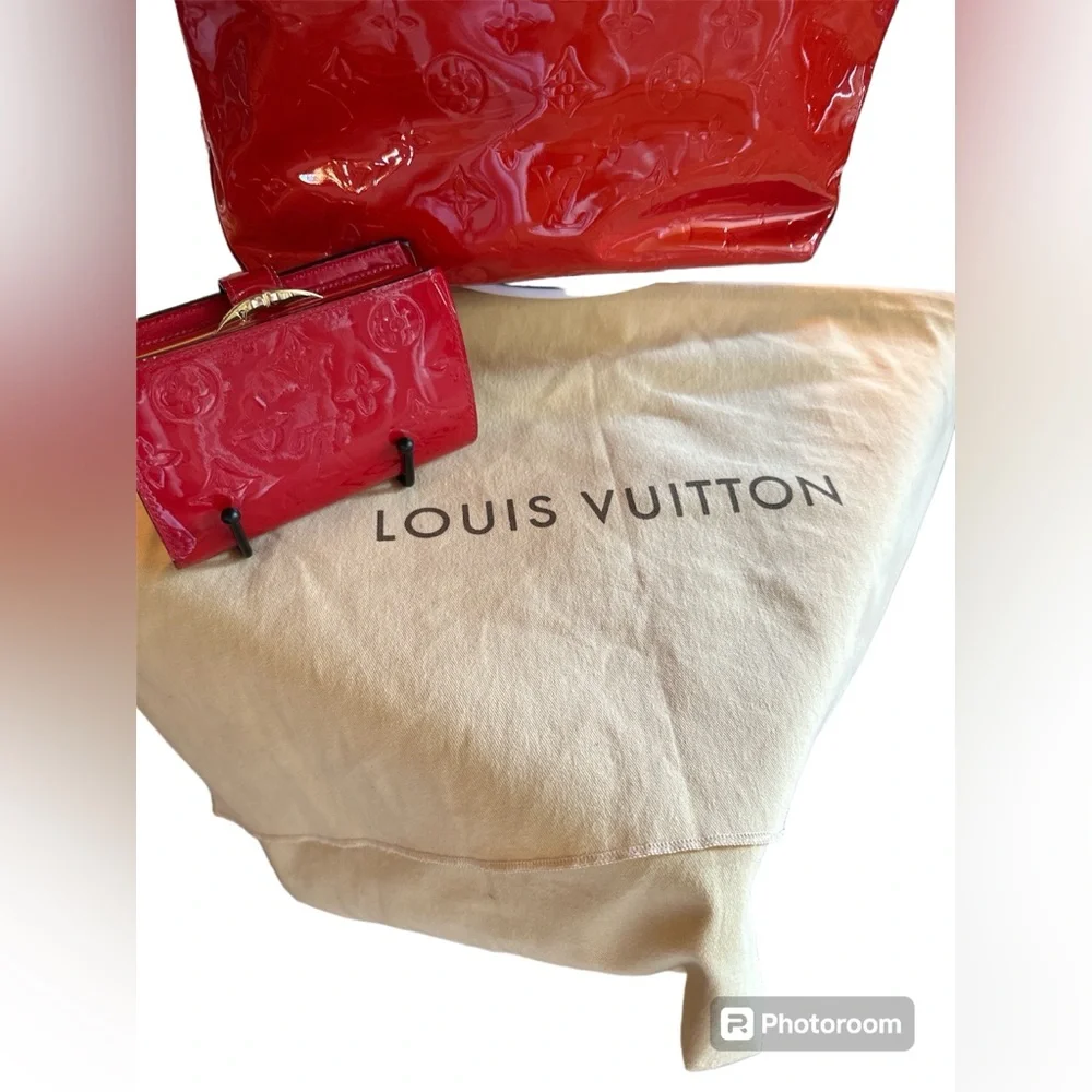 LOUIS VUITTON Red Vernis Tote, Kisslock Vernis wallet & LV Dust Bag EUC! - Picture 3 of 17